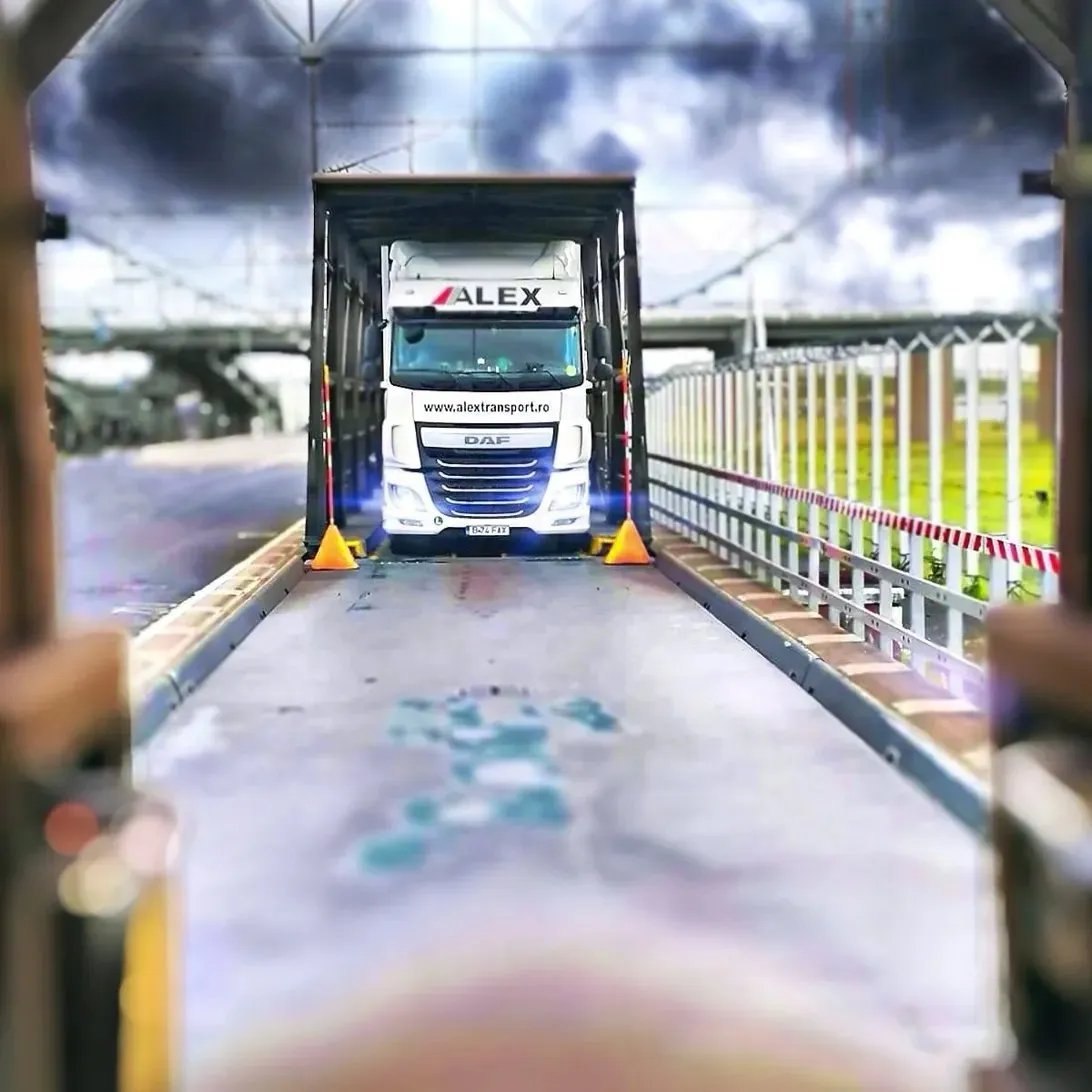 Alex DAF Border Crossing